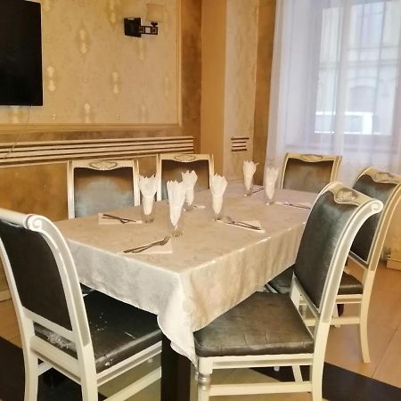 Hotel Cosmin 아라드 외부 사진