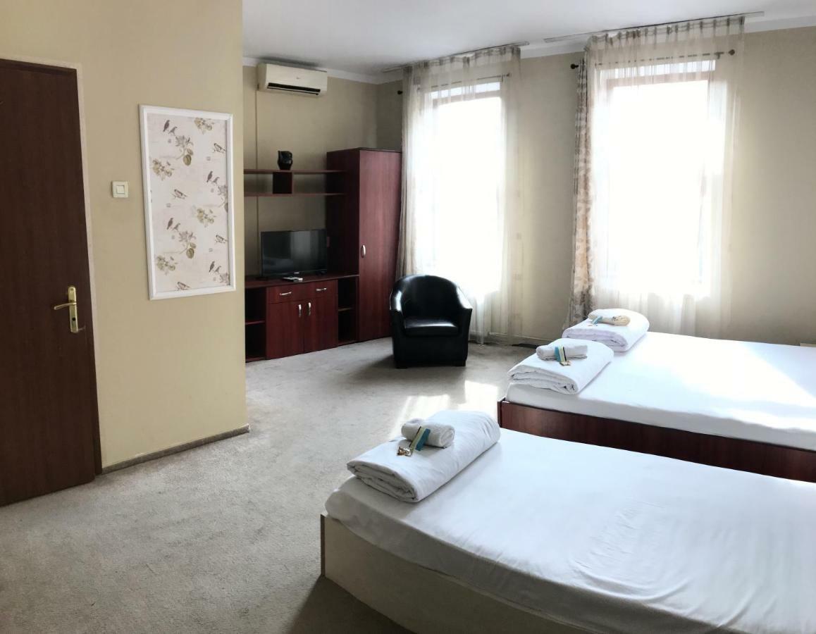 Hotel Cosmin 아라드 외부 사진