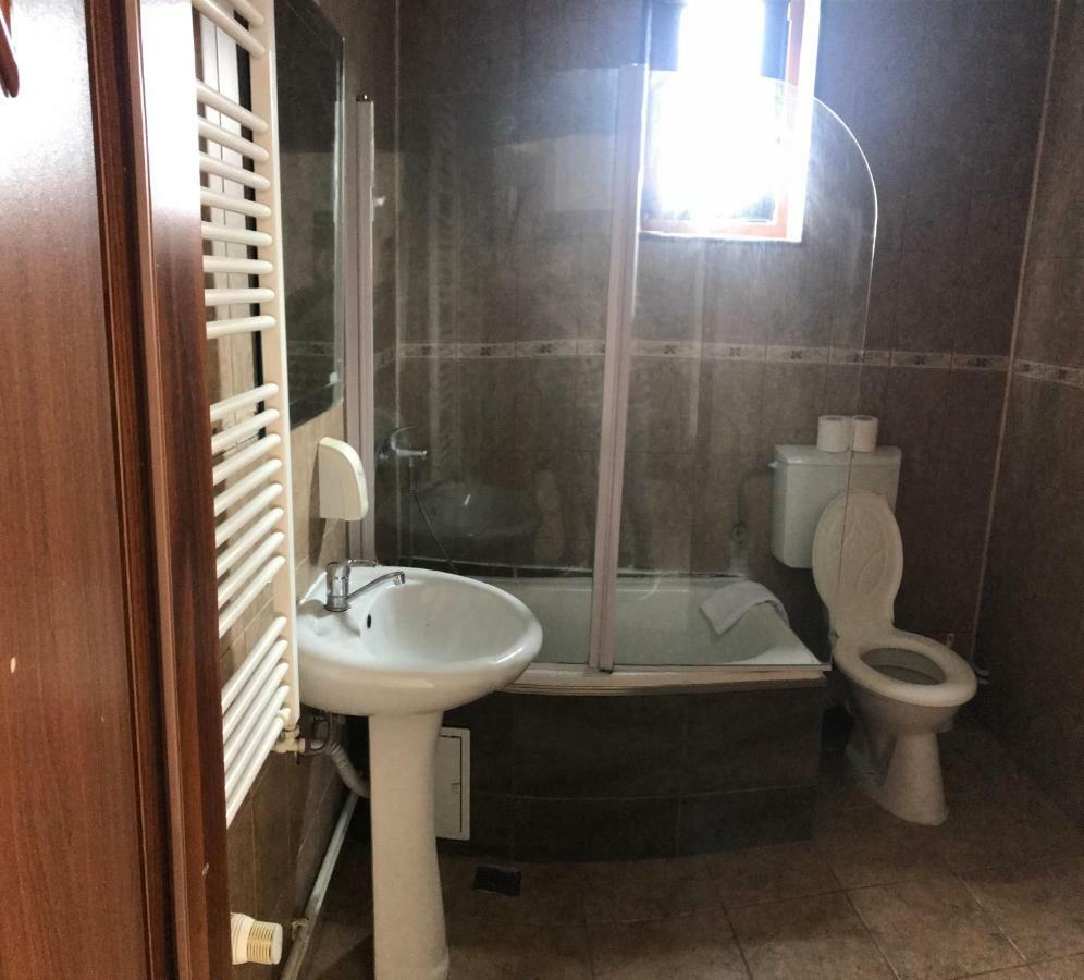 Hotel Cosmin 아라드 외부 사진