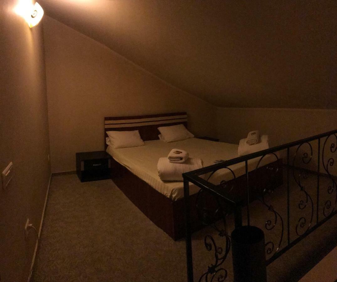 Hotel Cosmin 아라드 외부 사진