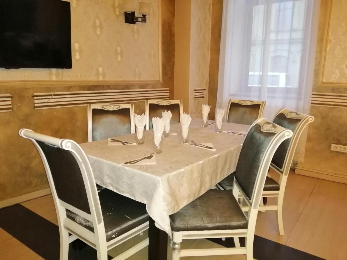 Hotel Cosmin 아라드 외부 사진